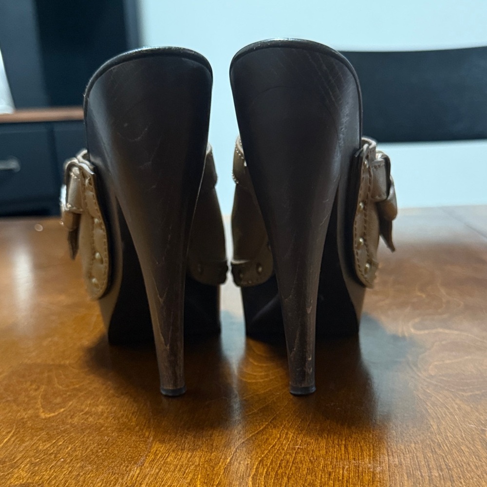 Burberry platform clogs - Picture 2 of 8